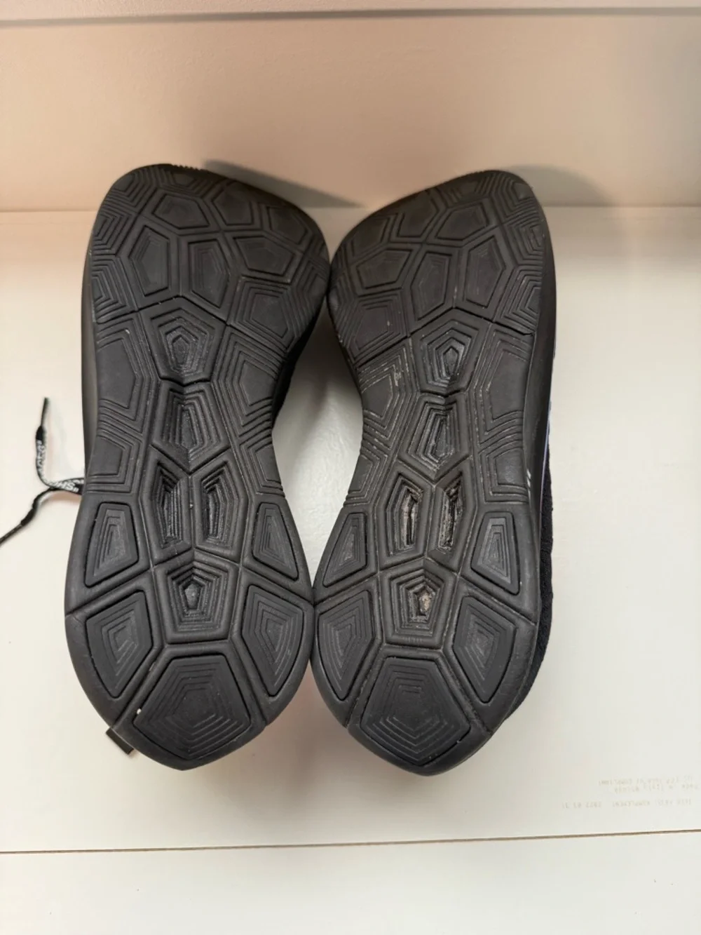 Nike Black Shoe Interior with Lime Green Insole - Picture 5 of 6